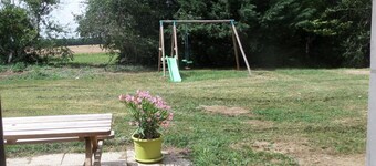 Charming Countryside Home Near Châteaux with Garden, AC, and Modern Amenities