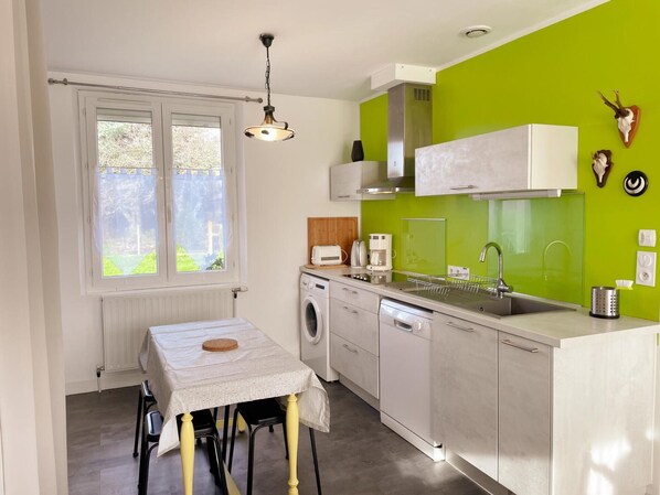 Fridge, microwave, oven, dishwasher