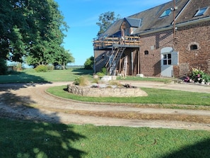 Property grounds - Charming cottage with pool, terrace, and garden in the Loir Valley (Prunay-Cassereau)