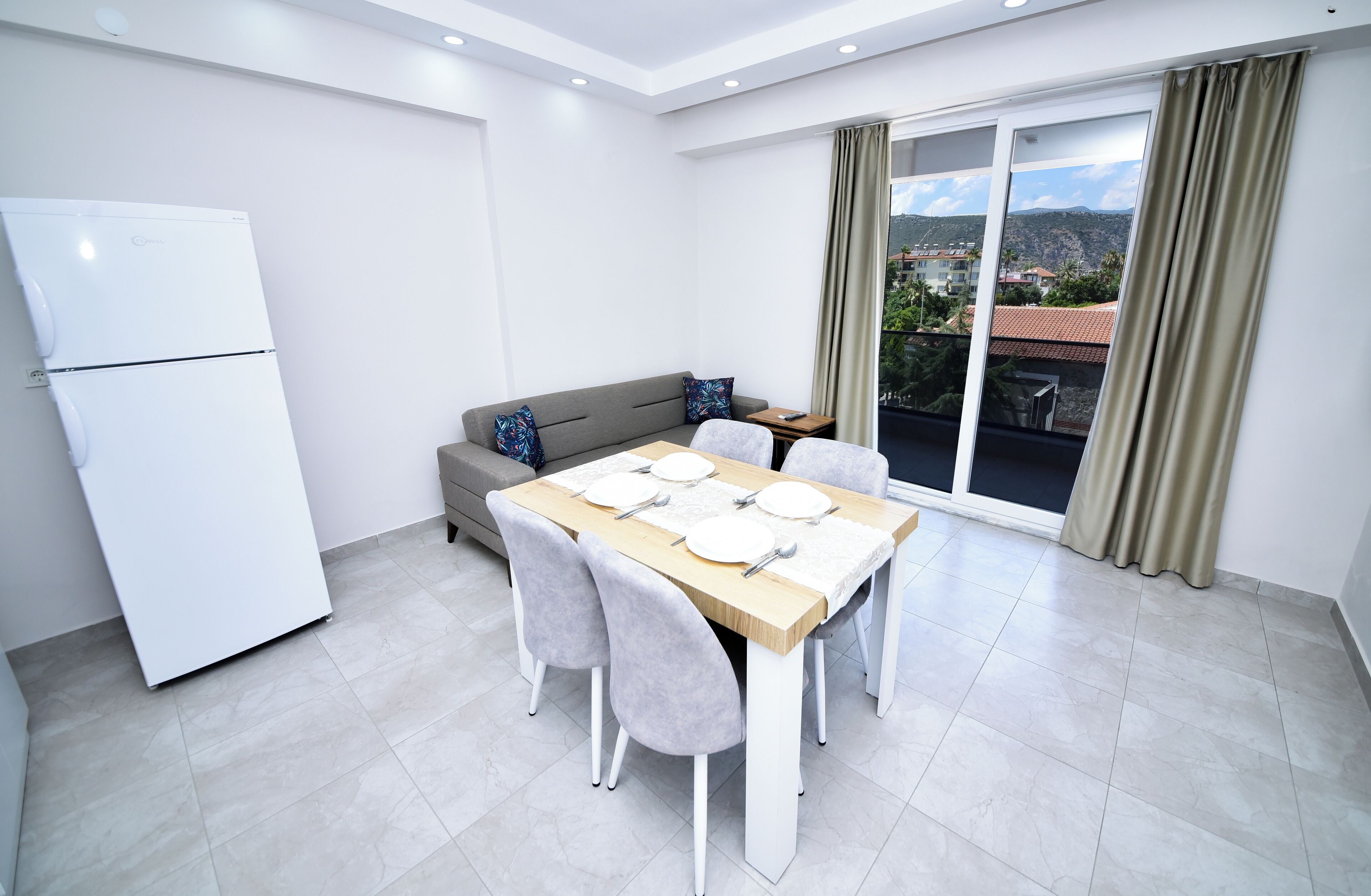 Basic Apartment, Non Smoking, Kitchen | Private kitchen | Fridge, stovetop, dishwasher, highchair