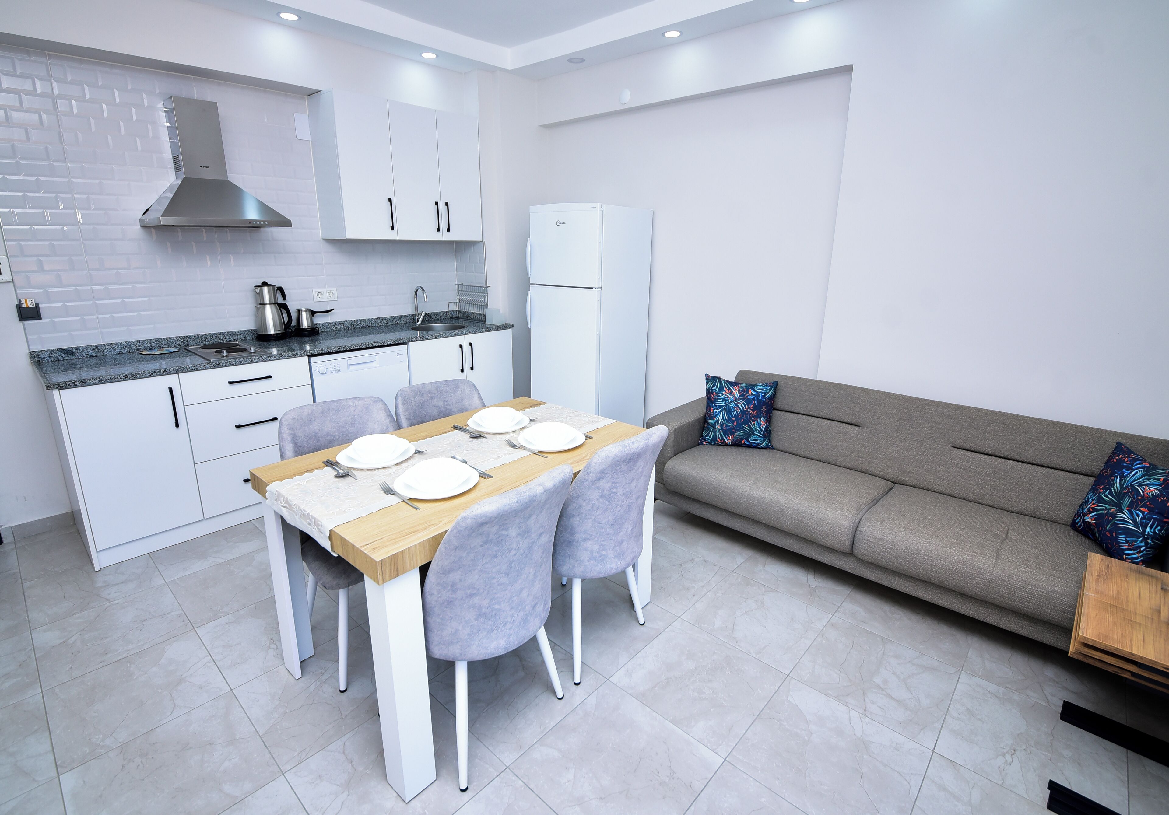 Basic-Apartment, Nichtraucher, Küche | Eigene Küche | Kühlschrank, Herdplatte, Geschirrspüler, Hochstuhl