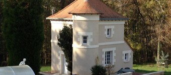 Charming Cottage with Private Pool, Park, and Proximity to Loire Castles