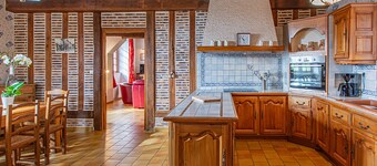 4-bedroom cottage with covered pool and garden near Loire castles