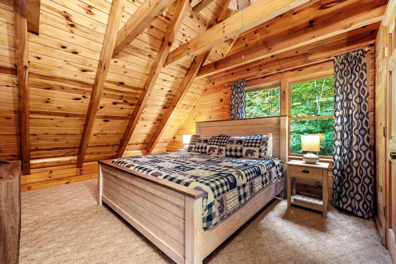 5 bedrooms, desk, iron/ironing board, free WiFi