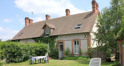 Charming Renovated House with Spacious Garden near Château de Chambord and Beauval Zoo