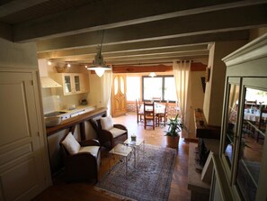 Interior - Charming Restored Barn with Tennis, Near Loire Castles & ZooParc de Beauval, Pet-Friendly, Sleeps 3 (Cheverny)