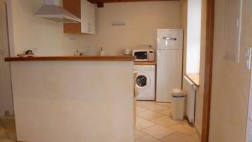 Réfrigérateur, micro-ondes, four, lave-vaisselle