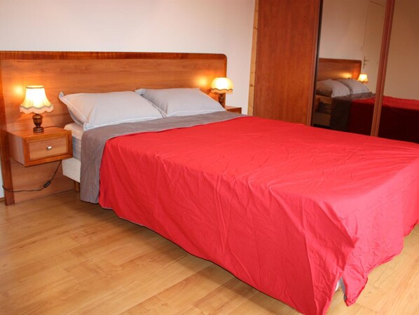 1 bedroom, free WiFi, bed sheets