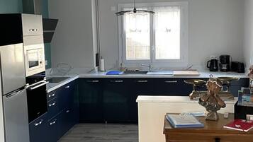 Réfrigérateur, micro-ondes, four, lave-vaisselle