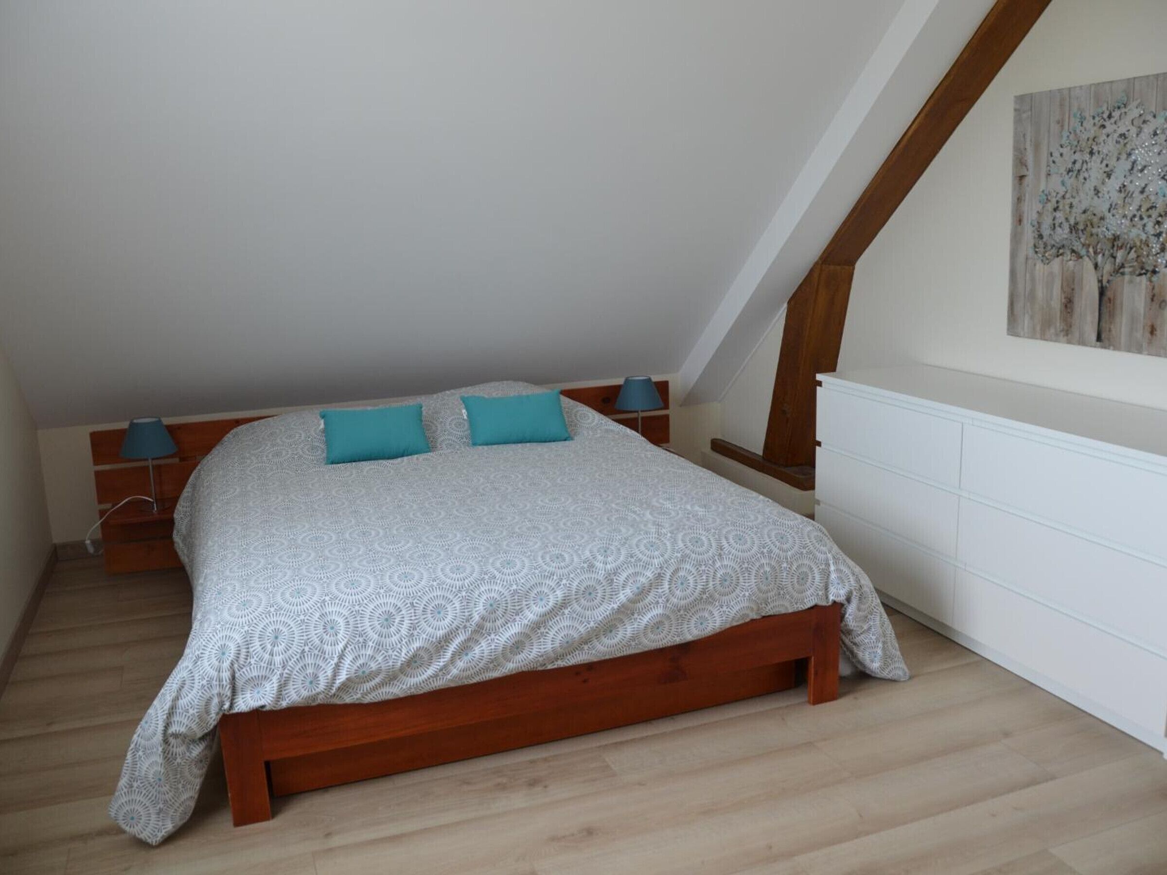 4 bedrooms, free WiFi, bed sheets