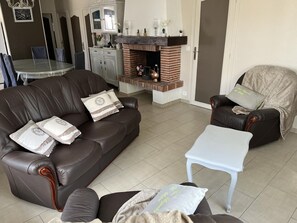 TV, DVD player, table tennis