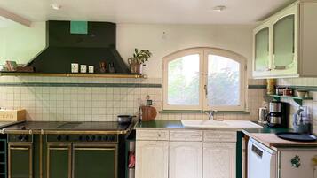 Réfrigérateur, micro-ondes, four, lave-vaisselle