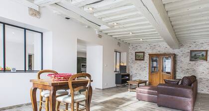 Charming Cottage in Cheverny with Garden and Garden Furniture