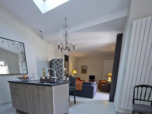 Télévision, cheminée