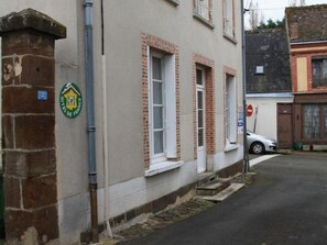 Exterior detail - Spacious Family Gite in Perche Vendômois with Nature Trails & Nearby Castles (Sargé-sur-Braye)