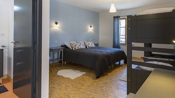 5 間睡房、免費 Wi-Fi