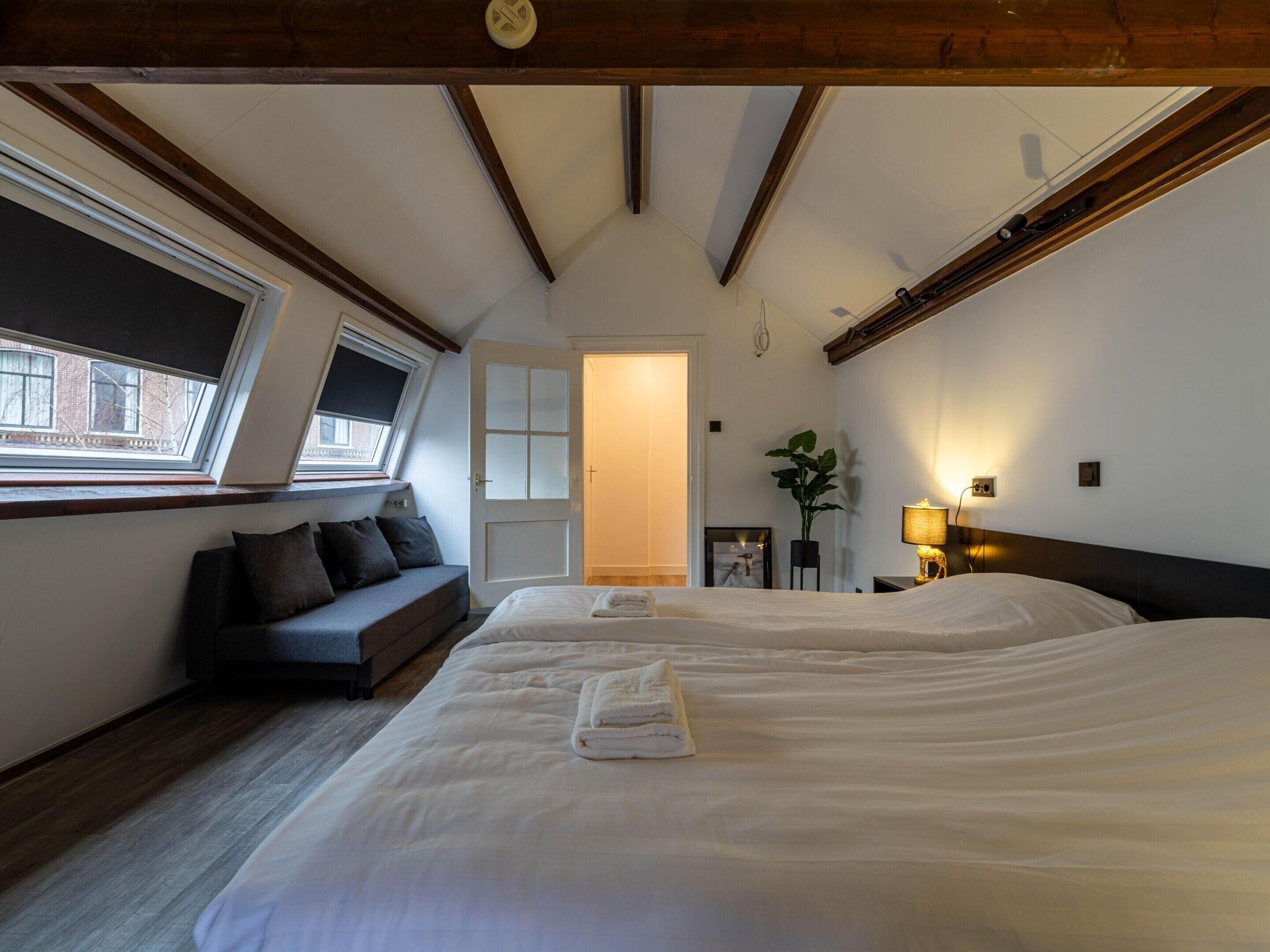 House | 2 bedrooms, bed sheets