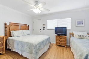 2 slaapkamers, een strijkplank/strijkijzer, gratis wifi, beddengoed
