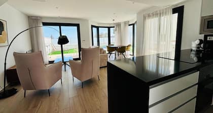 Villa in Finestrat Privezwembad, Zee- en Bergzicht