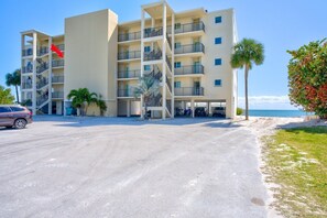 Unclassified image, 4 of 29, button - Sandpiper Cove updated 2bed/2bath beachfront condo with shared pool (Marathon)