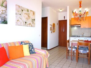 Apartment | Private kitchen - Apartment in Caorle Near Sandy Beaches (Caorle)