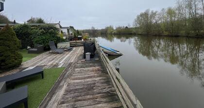 Cosy Chalet With Garden