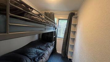 House | 2 bedrooms, bed sheets