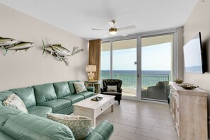 Smart TV, fireplace - Stunning Remodeled Beachfront 3Bed 3Bath+BunkRoom (Panama City Beach)