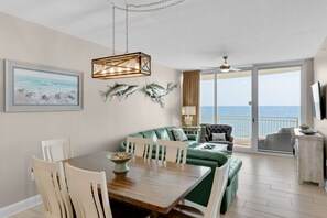 Smart TV, fireplace - Stunning Remodeled Beachfront 3Bed 3Bath+BunkRoom (Panama City Beach)