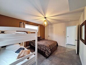 4 bedrooms, WiFi, bed sheets