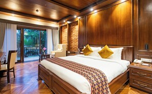 PLUNGE POOL SUITE | Premium bedding, minibar, in-room safe, desk - Regenta Resort & Spa By Riverside, Chitwan (Kabilas)
