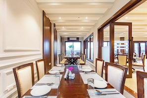 Restaurant - Regenta Resort & Spa By Riverside, Chitwan (Kabilas)