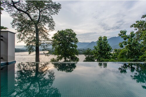 Regenta Resort & Spa By Riverside, Chitwan