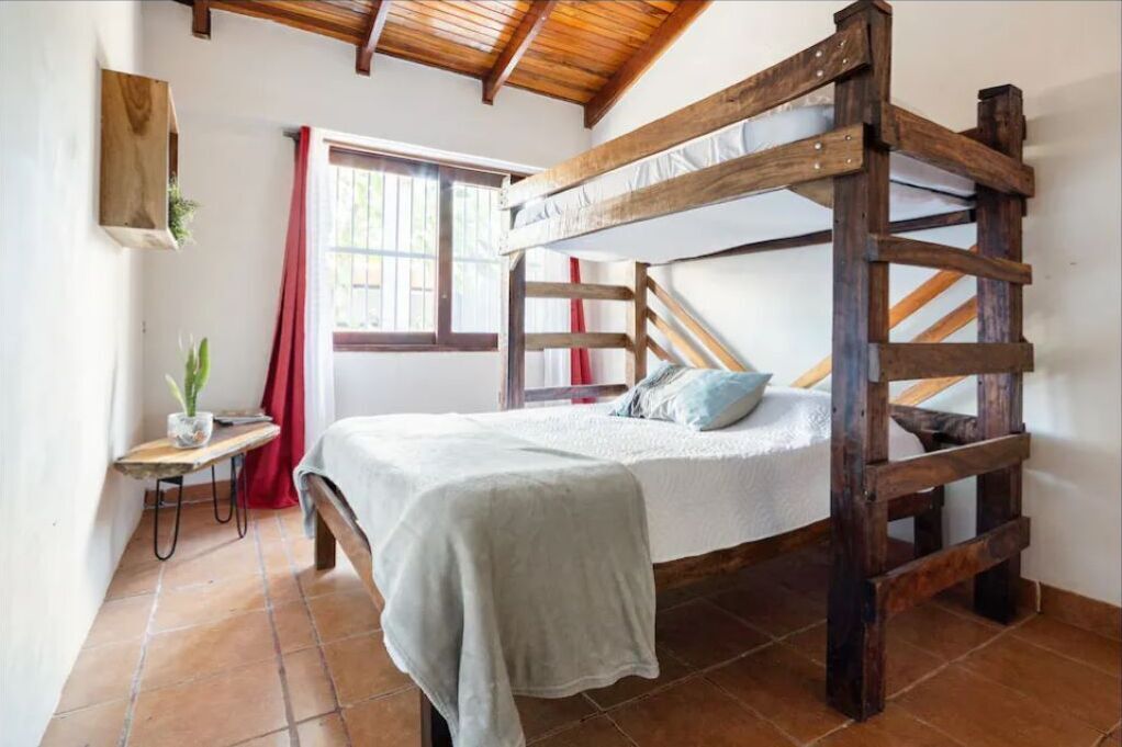 3 chambres, fer et planche à repasser, Wi-Fi gratuit, draps fournis