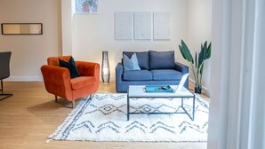 Apartment | Living area - Serene Ipswich 1bedroom Apt Near Christchurch Park (Ipswich)