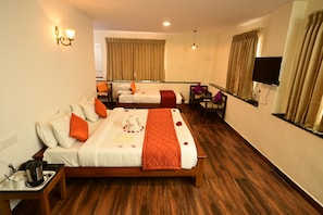 ملاءات من القطن المصري وأغطية فراش متميزة وألحفة محشوة بالريش