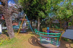 Área de juegos infantiles al aire libre