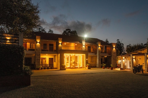 Yagappa Heritage Resort