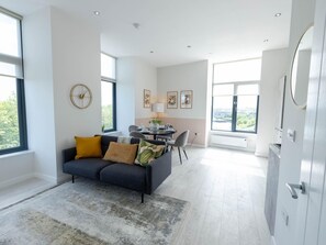 Apartment | Living area - Two-bedroom by Leeds Art Gallery by Belvilla (Leeds)