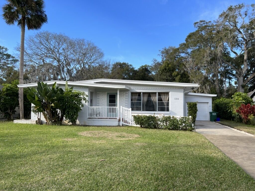 Spacious 2/2 House Near River