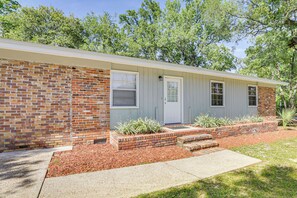 House (4 Bedrooms) | Interior - Tallahassee Home w/ Yard < 2 Mi to FSU Campus (Tallahassee)