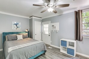 House (4 Bedrooms) | Interior - Tallahassee Home w/ Yard < 2 Mi to FSU Campus (Tallahassee)