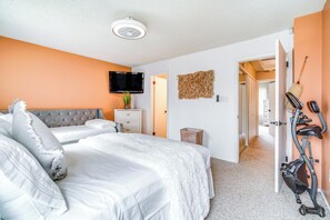 Interior - Galloway Townhome w/ Private Deck: Near Casinos! (Absecon)