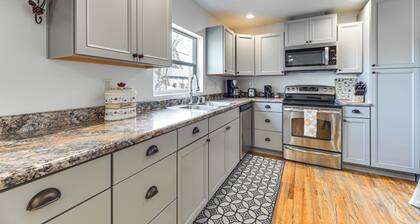 Pet-friendly Home: 29 Mi to Olympic National Park!