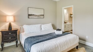 Unclassified image, 4 of 24, button - Cozy Crowley Home: Modern Interior, Covered Porch! (Crowley)