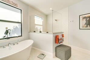 Talo (4 Bedrooms) | Sisätilat