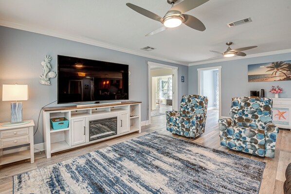 Interior - 5 Mi to Beaches: Spacious Bradenton Home! (Bradenton)