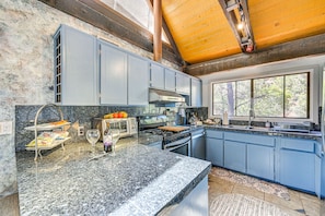 House (2 Bedrooms) | Interior