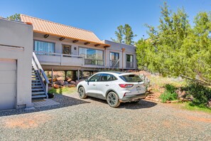 Interior - Walk to Hiking Trails: Sedona Red Rock Retreat (Sedona)