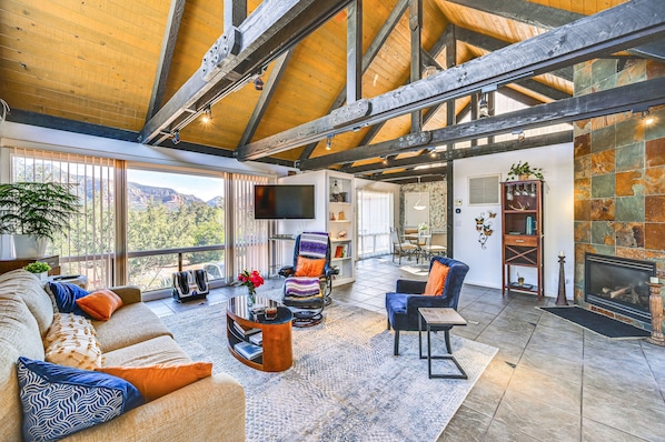 House (2 Bedrooms) | Living area - Walk to Hiking Trails: Sedona Red Rock Retreat (Sedona)